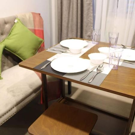 A2J Luxury Bgc Balcony Suite Near Sm Aura Taguig マニラ市 エクステリア 写真