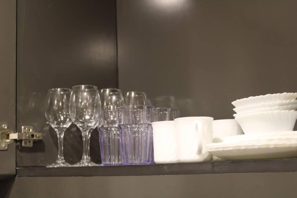 A2J Luxury Bgc Balcony Suite Near Sm Aura Taguig マニラ市 エクステリア 写真